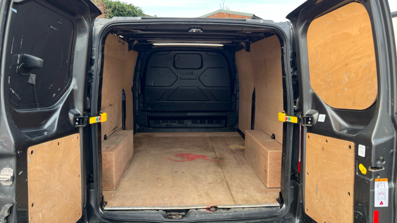 Ford Transit Custom 300 L2 Diesel Fwd 2.0 EcoBlue 130ps Low Roof Limited Van